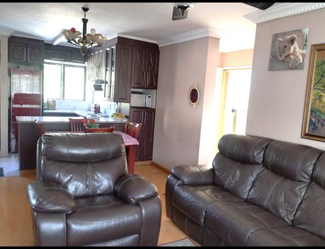 2 BEDROOM FLAT FOR SALE IN BLUFF